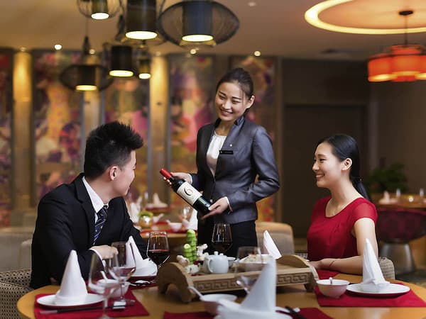 QUẢN LÝ NHÀ HÀNG KHÁCH SẠN