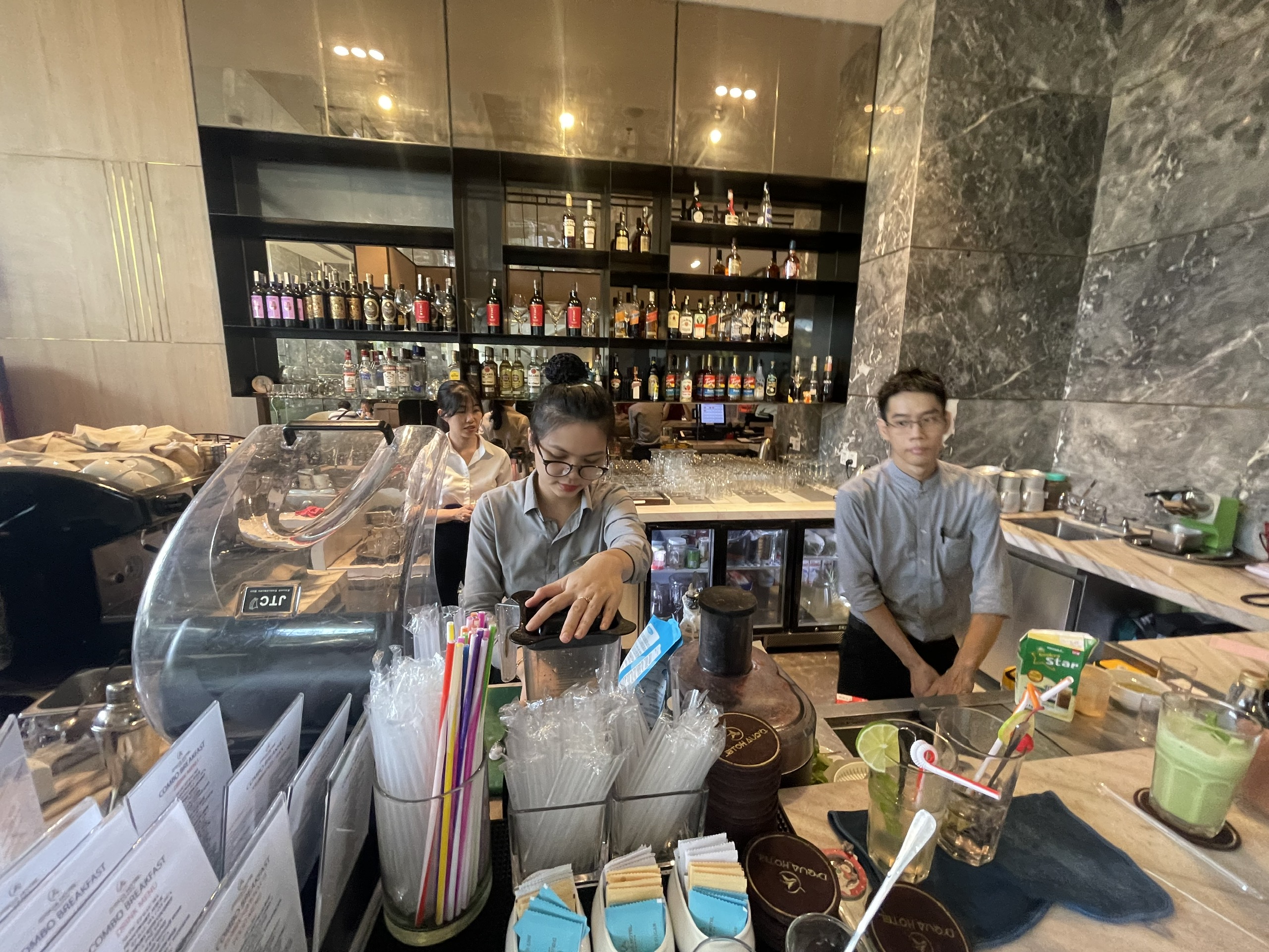 Kiến thức và kỹ năng pha chế Bartender