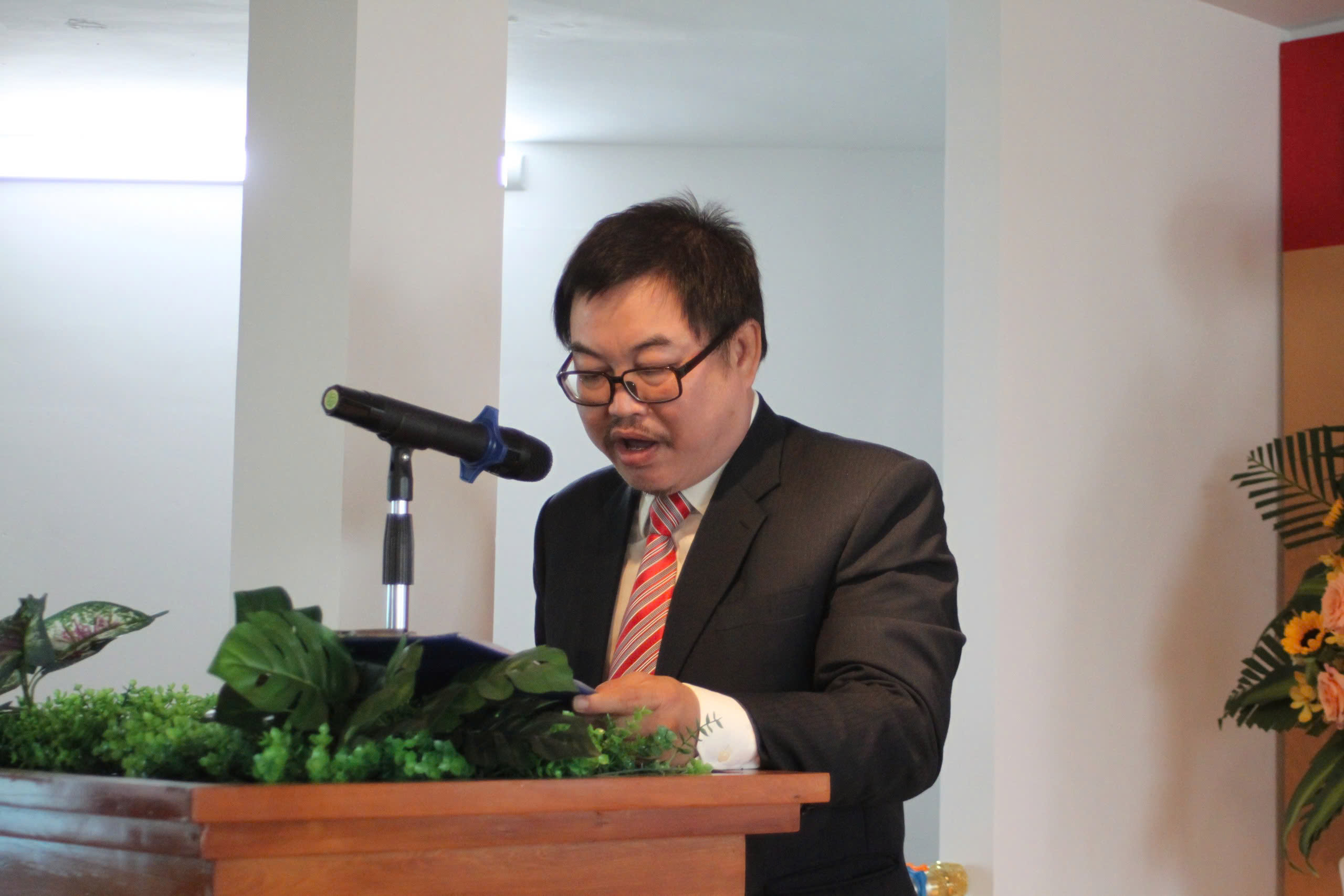 Thầy Hoàng Ngọc Dũng – người thầy truyền cảm hứng của nhiều thế hệ học sinh Trần Đại Nghĩa