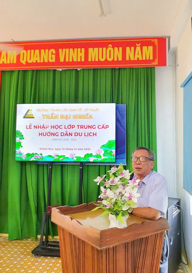 Lễ nhập học lớp Trung cấp Hướng dẫn du lịch tại Cam Ranh